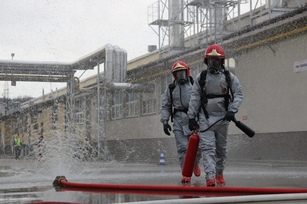 chemistry, poisoning, help, fire, ammonia, rescue, nature, environment, fire department, hydrant, water